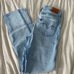 Levi's 721 high-waisted skinny jeans, light wash